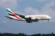 Passagierflugzeug der Emirates Airlines