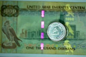 Banknoten und Münzen