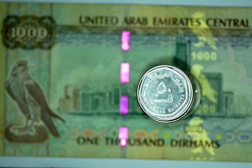 Banknoten und Münzen