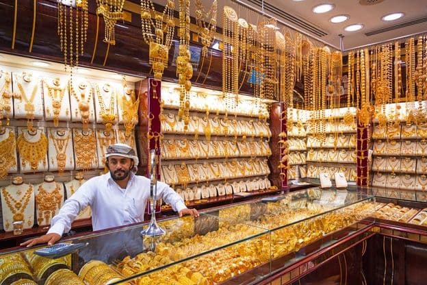 Gold auf dem berühmten Gold-Souk auf dem Dubai Deira Markt
