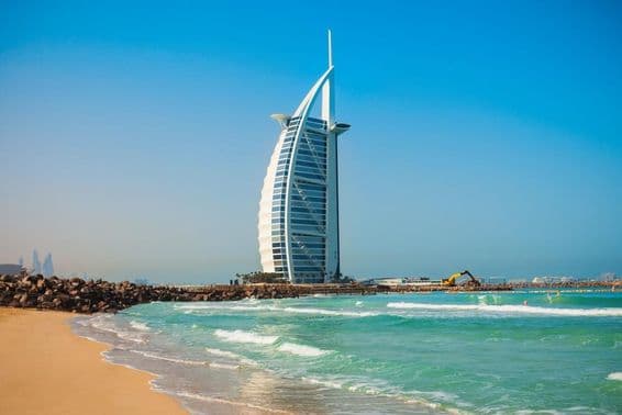 Burj Al Arab Luxushotel und öffentlicher Strand Jumeirah