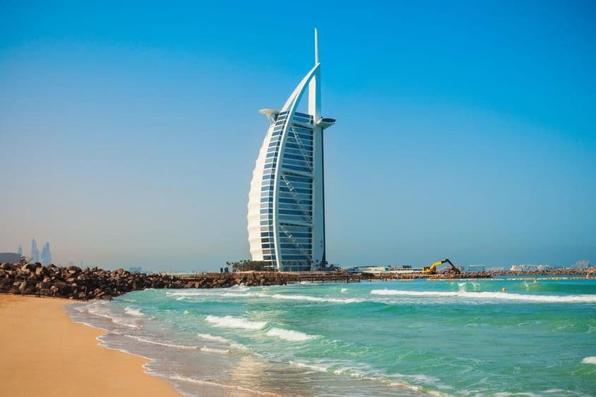 Burj Al Arab Luxushotel und öffentlicher Strand Jumeirah
