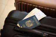 Vereinigte Arabische Emirate, Reisepass mit Tickets