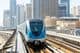 Dubai Metro Zug öffentlicher Verkehr in Dubai Marina