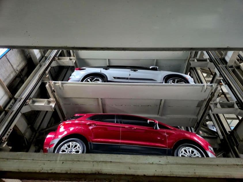 modernes automatisiertes mehrstöckiges Parkhaus