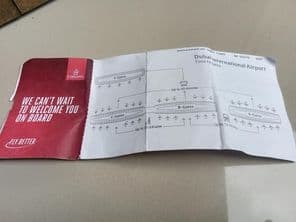 Bordkarte für Emirates Fluggesellschaft.