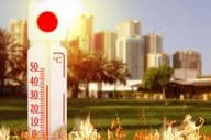 Thermometer zeigt hohe Temperatur