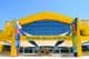 Haupteingang des Warner Bros World Indoor Freizeitparks in Abu Dhabi