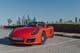 Roter Porsche Boxster auf Palm Jumeirah geparkt